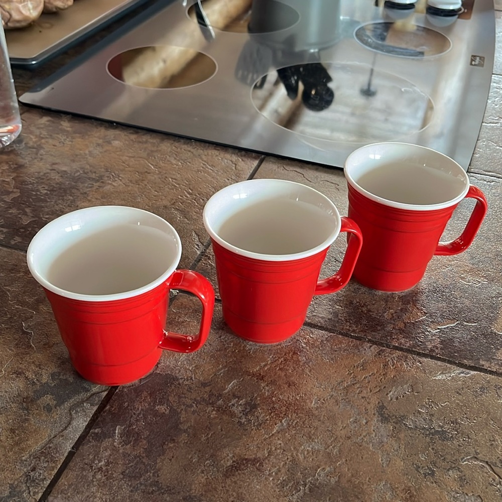 Set of 3 . Red cup living . 12oz. $30